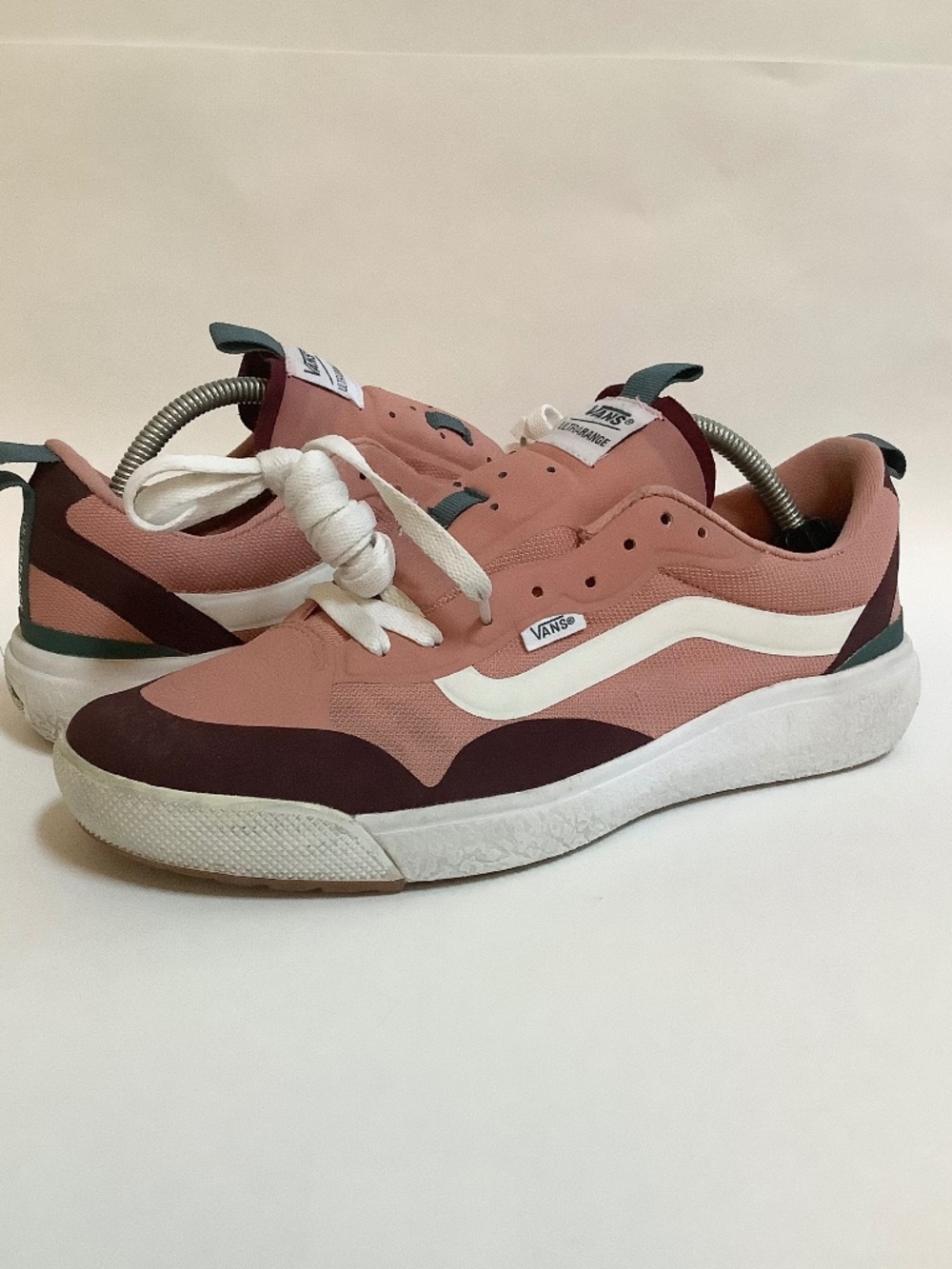 Used Mens 10 Vans Ultrarange EXO Ultracush Rose Dawn/True White 721356 Red